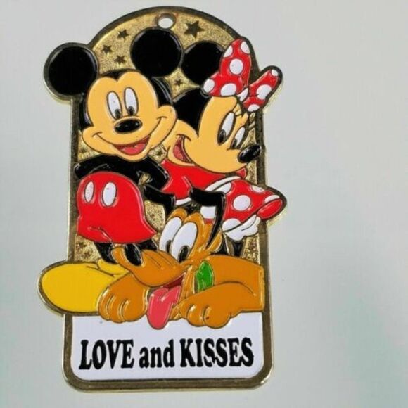 Love and Kisses Walt Disney World Key Tag - Picture 1 of 4
